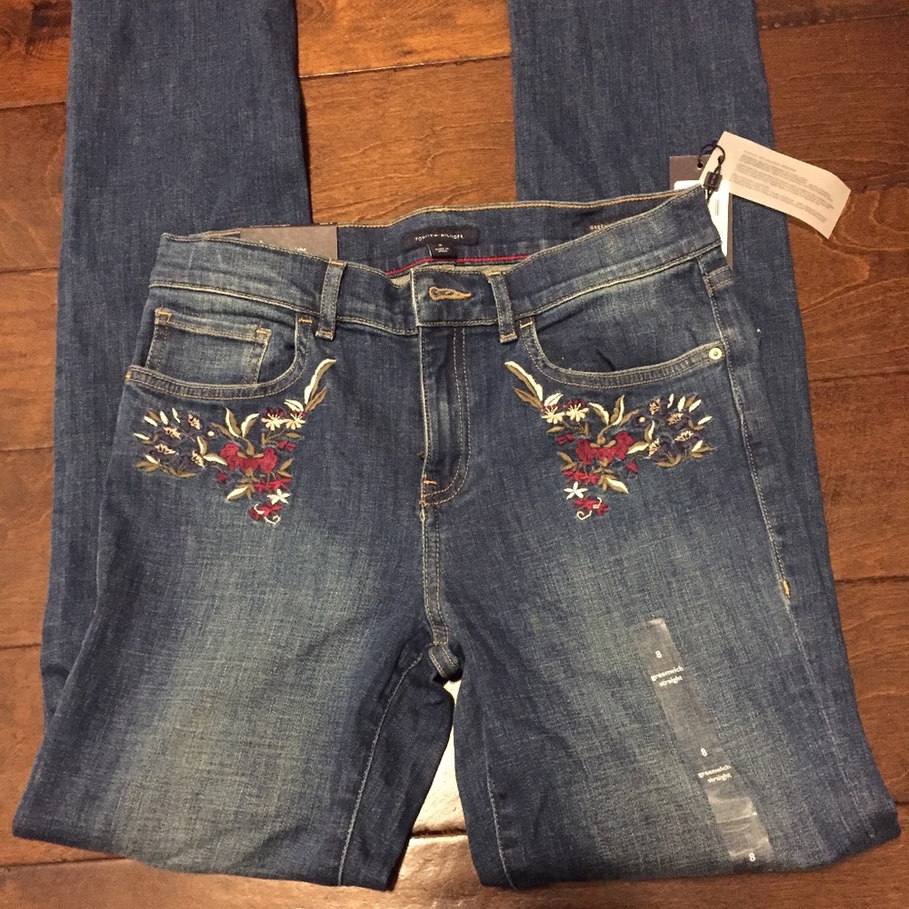 Mid-Rise Floral Embroidered Straight-Leg Jeans - Picture 6 of 6